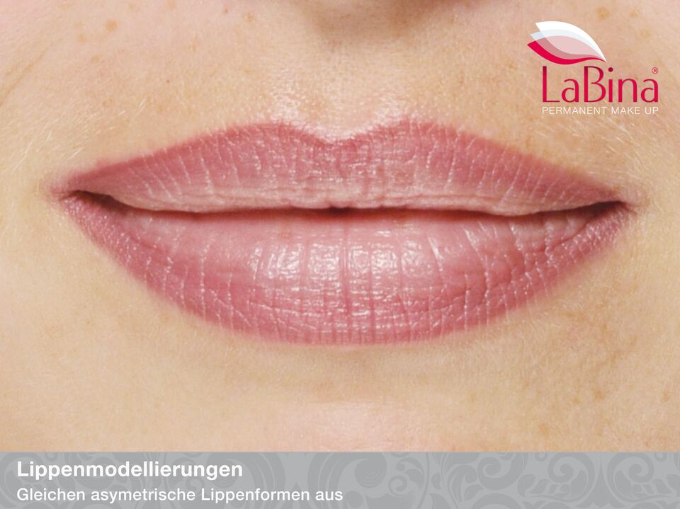 Lippenmodellierung: Volumen und Form durch gezielte Schattierung.